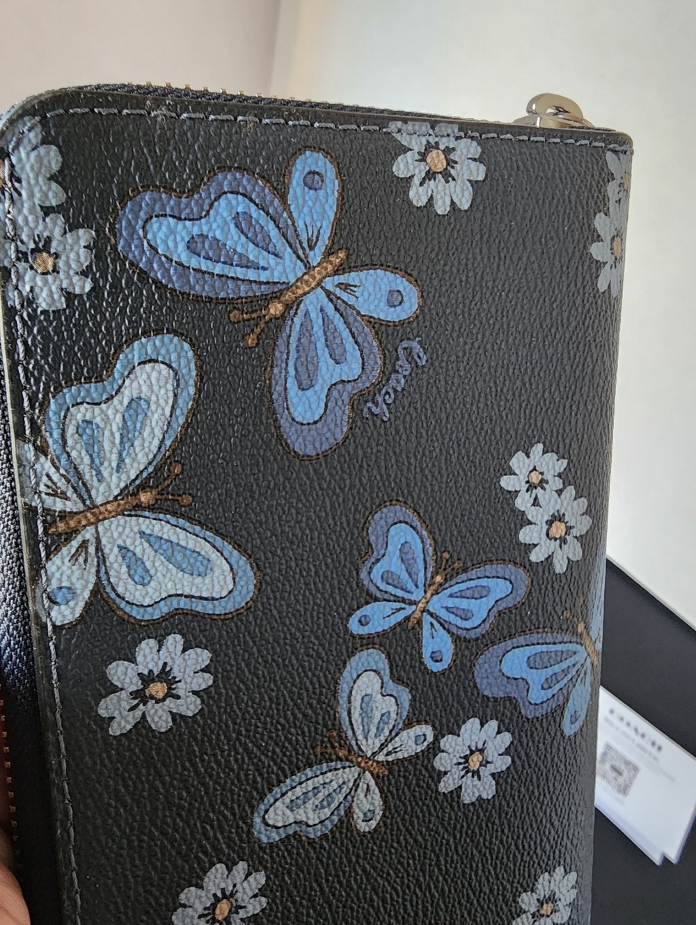 ✨️NWOT✨️ Coach Limited Edition Butterfly Floral Long Zip Wallet, 2023, $298 MSRP - Picture 3 of 7